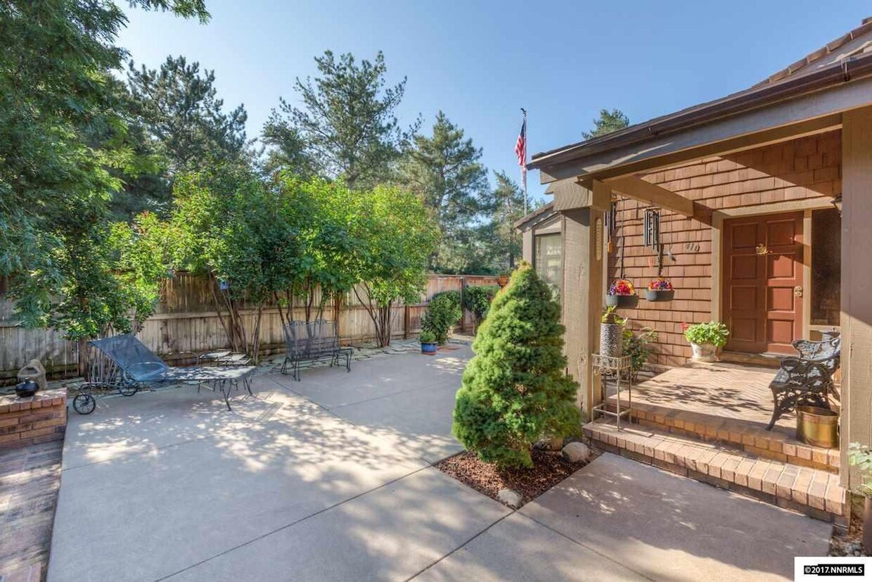 Primary Photo - 2 br, 3 bath House - 410 W Riverview Circle