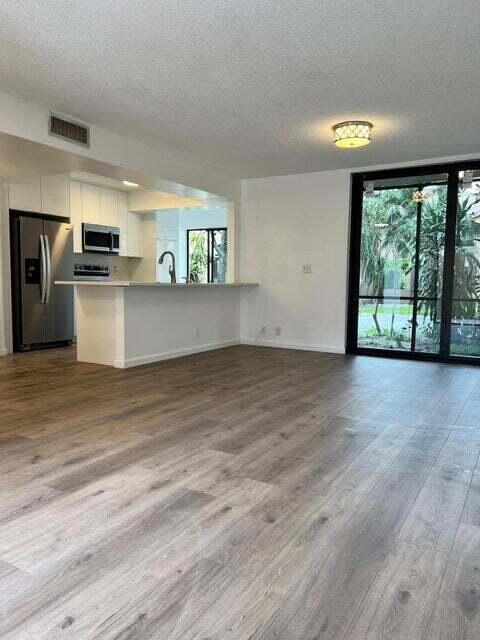 Foto del edificio - 1161 NW 13th St