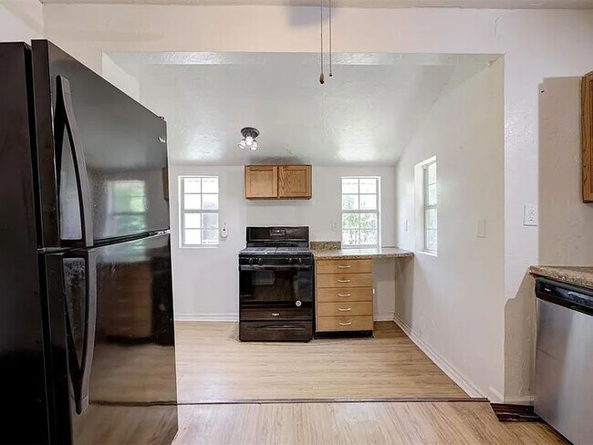 Foto del edificio - 4001 Meadowview Dr
