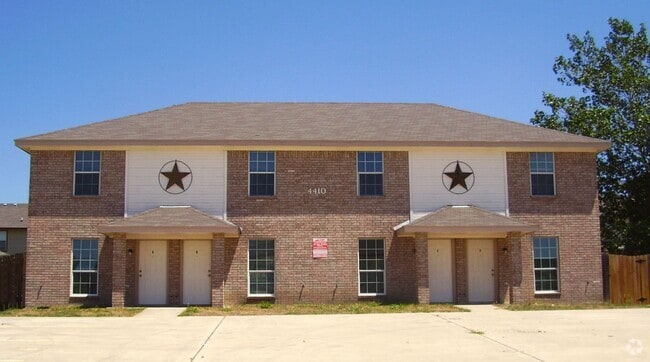 Building Photo - 4410 Sylvia Dr