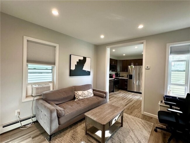 Building Photo - 29 Ann St