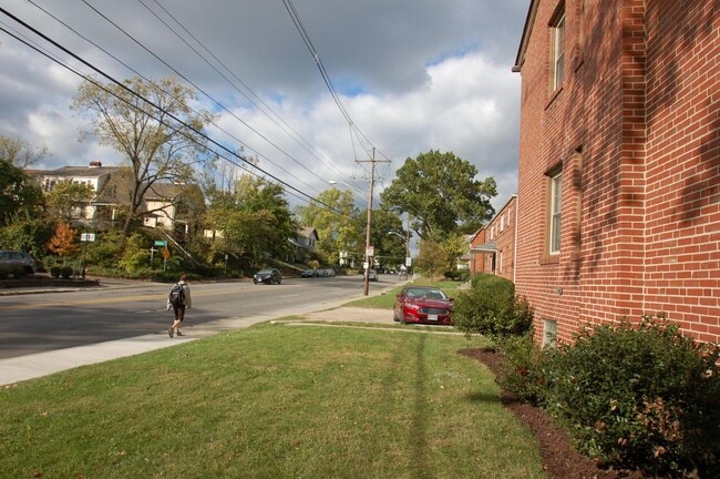 Building Photo - 2734 Indianola Ave