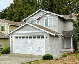 Building Photo - 3530 NE Rozene Way