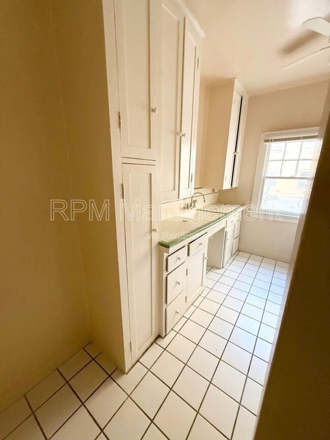 Building Photo - 1825 Ivar Ave