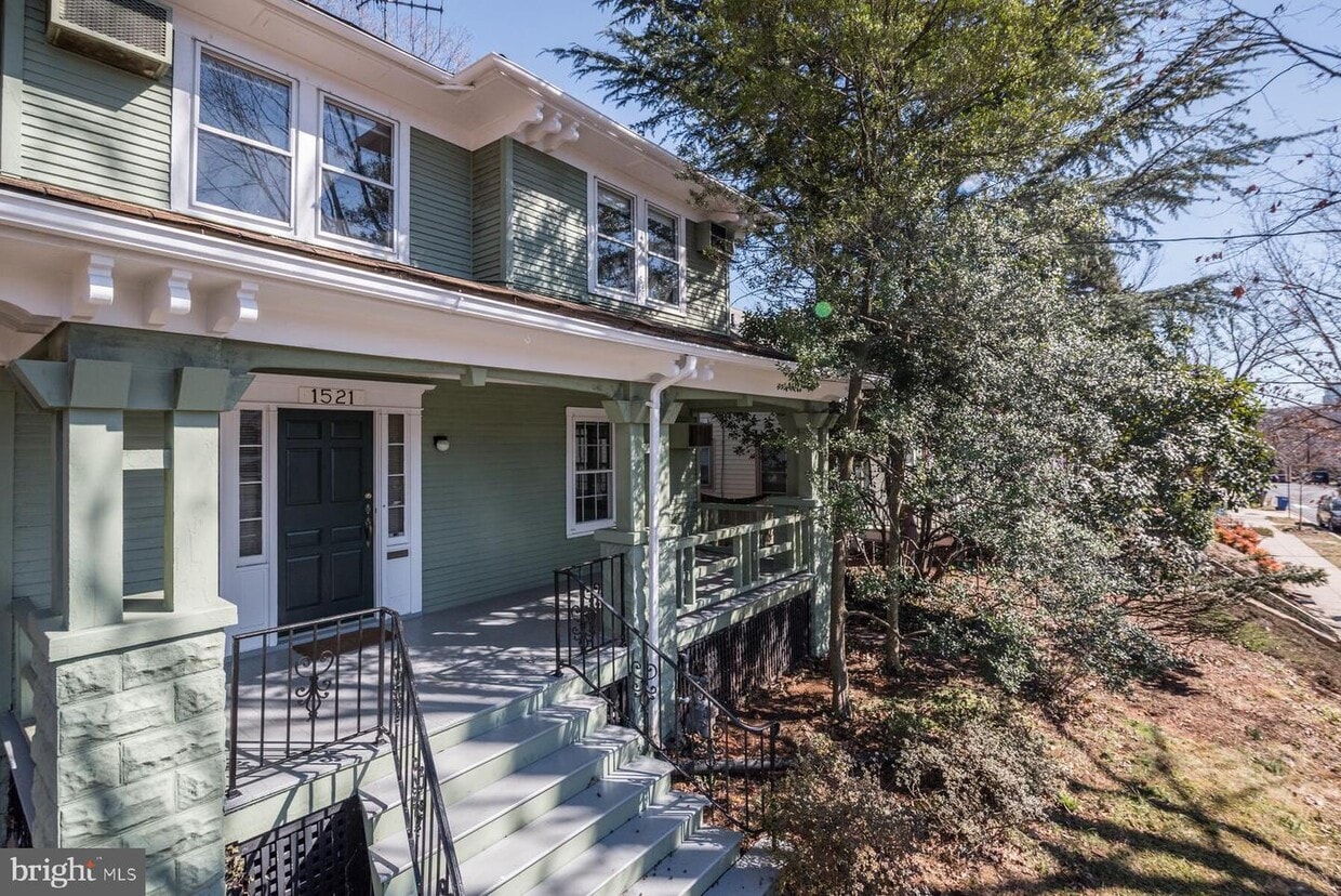 Primary Photo - 1521 Foxhall Rd NW