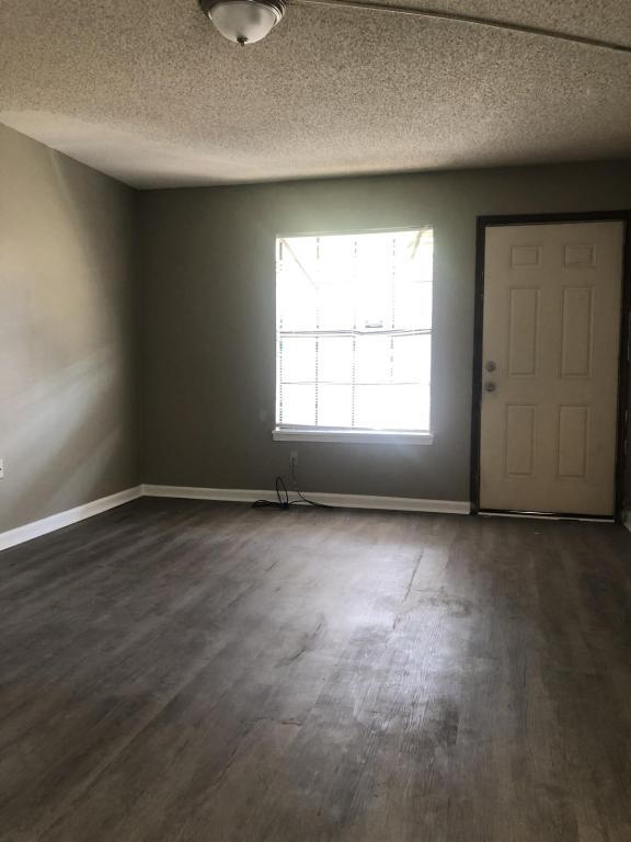 Photo - 2025 Sherwood Meadow Dr House