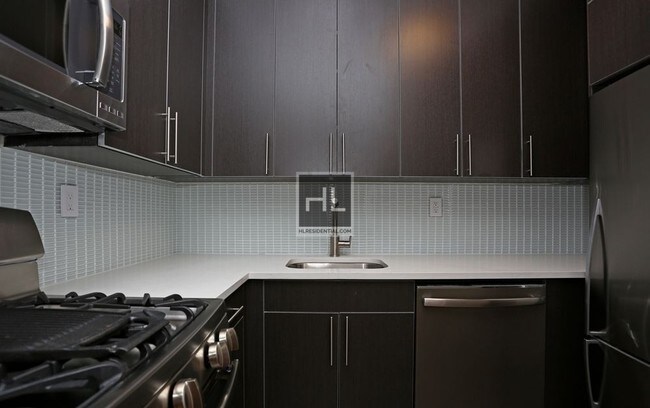 Foto del edificio - 410 W 53rd St