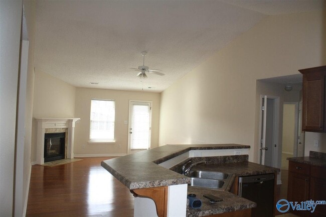 Foto del edificio - 7010 Thornwood Ln SE