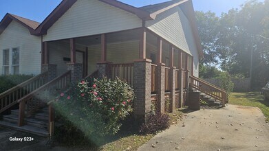 Building Photo - 1509 Avenue D