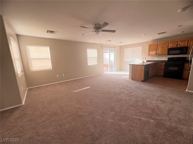 Building Photo - 5760 Rose Tiara Dr