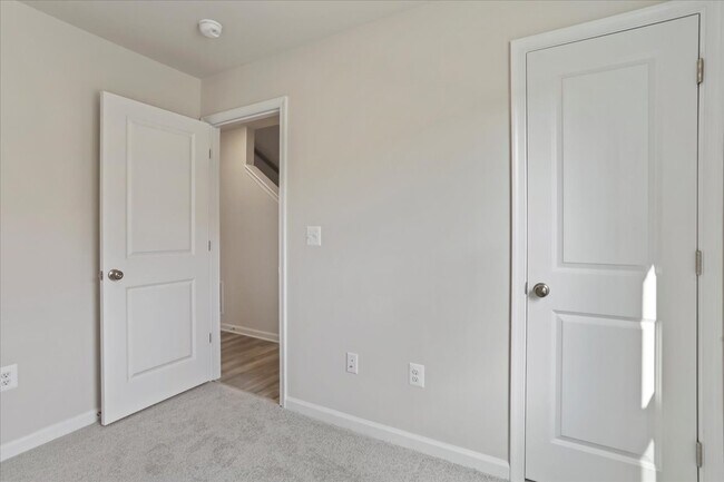 Foto del edificio - 331 Sandy Bottom Cir