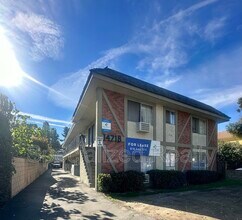 Building Photo - 14718 Sylvan St