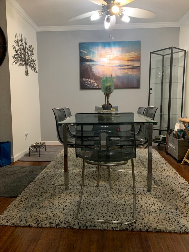 Foto del edificio - 23617 Golden Springs Dr