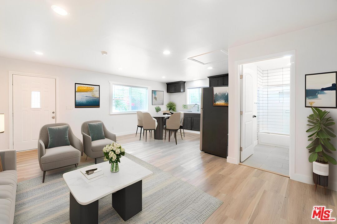 Foto principal - 4005 Sequoia St