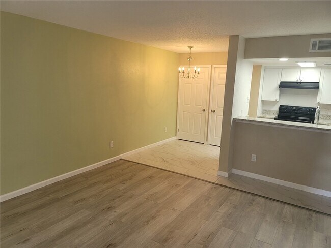 Foto del edificio - 4616 Country Creek Dr