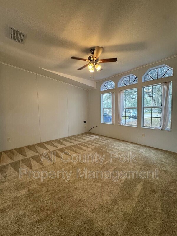 Building Photo - 913 Saddlewood Blvd