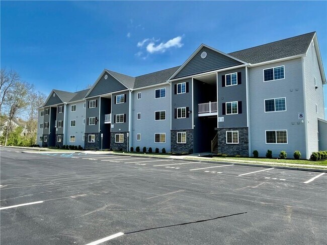 Building Photo - 206 Golf Links Rd