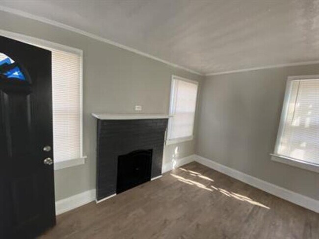 Building Photo - 138 Johnson St