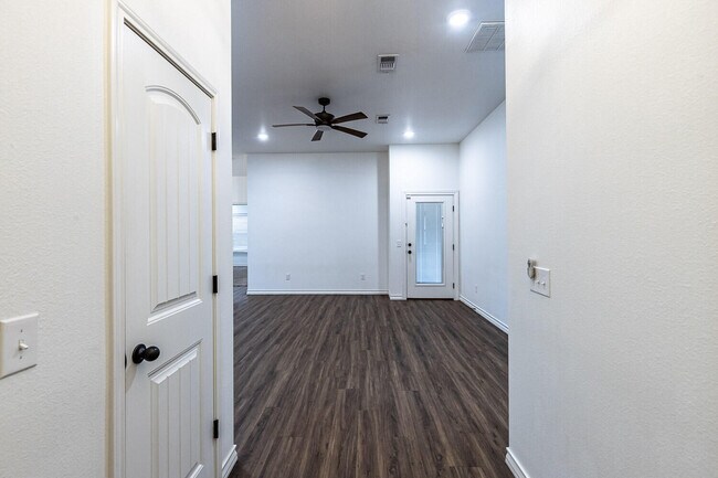 Foto del edificio - 1707 100th St