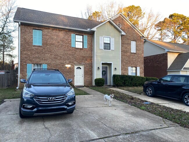 Foto del edificio - 217 Brendalwood Blvd