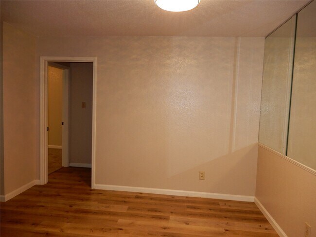 Foto del edificio - 9797 Leawood Blvd