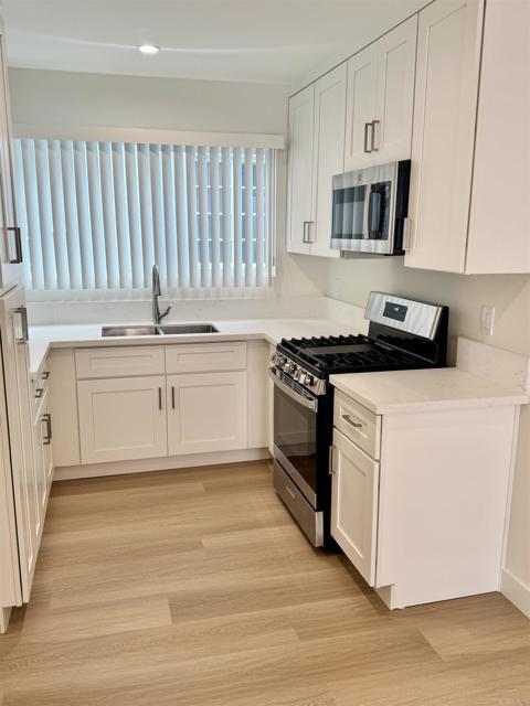 Foto principal - 1235 N Brand Blvd