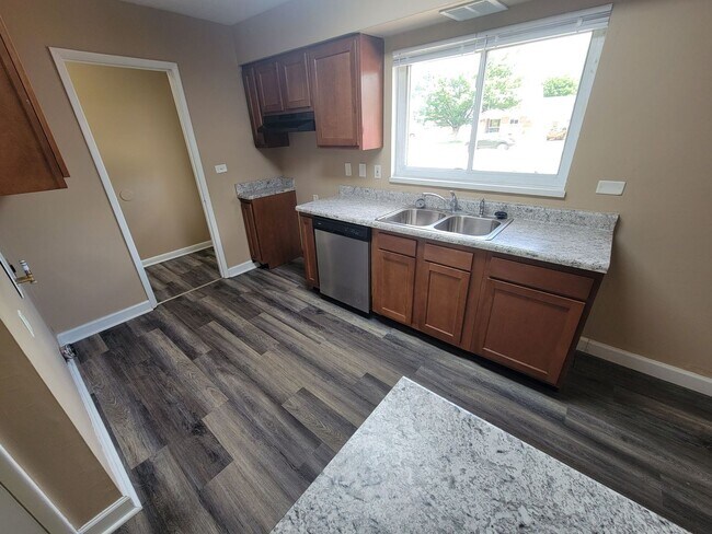 Building Photo - 924 East Stroop Rd 3BR/1BA (Dayton)