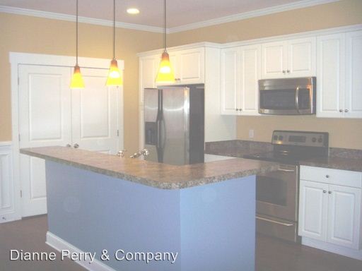 Building Photo - 807 Grace St