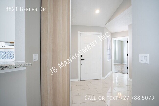 Foto del edificio - 8821 Beeler Dr
