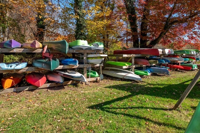 Building Photo - 21 Edge Hill Rd