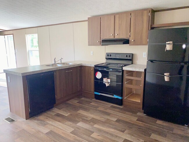 Foto del edificio - 126 Laurel Ln