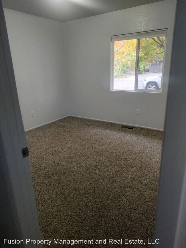 Building Photo - 4 br, 1 bath House - 235 E Concord Drive