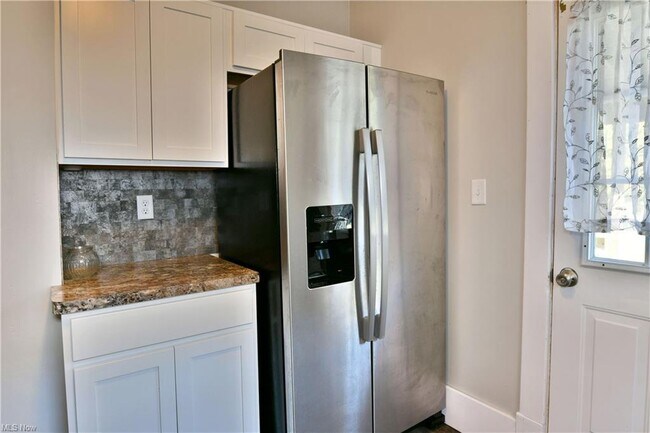 Foto del edificio - 781 Oak Knoll Ave SE