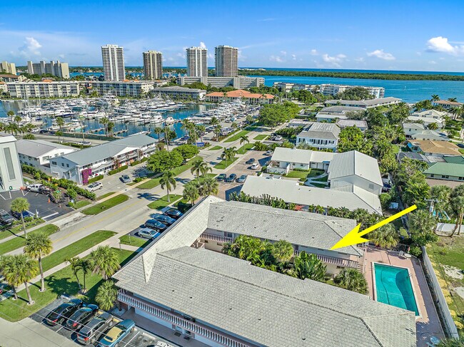 Building Photo - 148 Yacht Club Dr