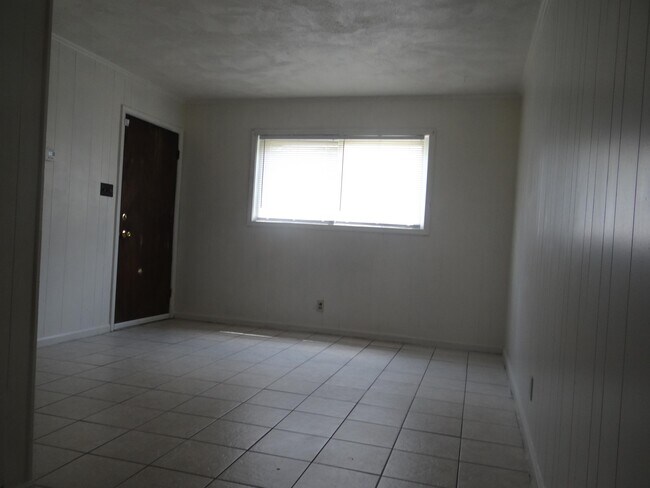 Building Photo - 3717 Yarbrough Ave
