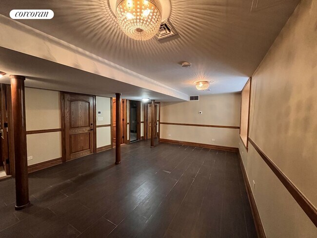 Foto del edificio - 6039 Huxley Ave