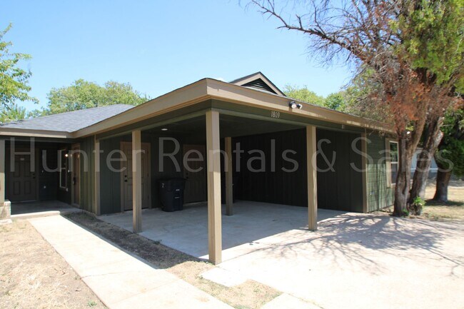 Building Photo - 1811 Elkins Ave