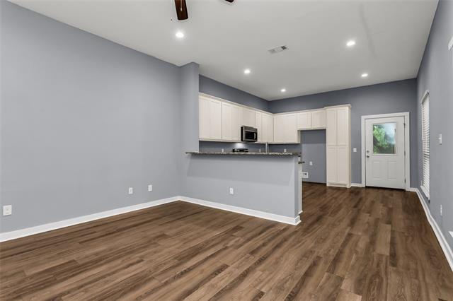 Building Photo - 206 Pecan Hollow St