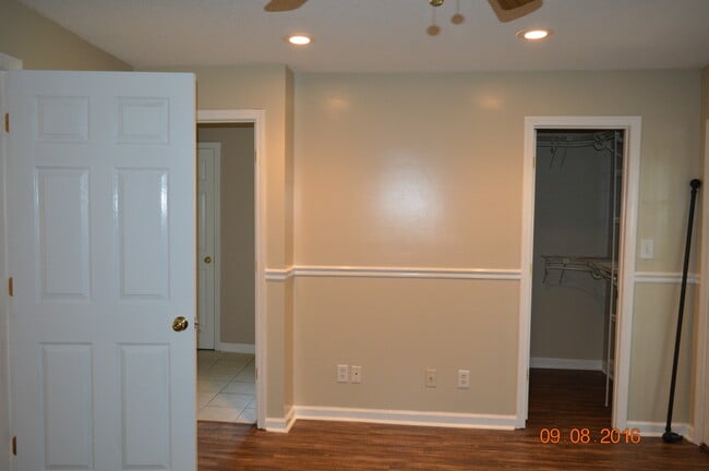 Foto del edificio - 1115 Hickory Ave