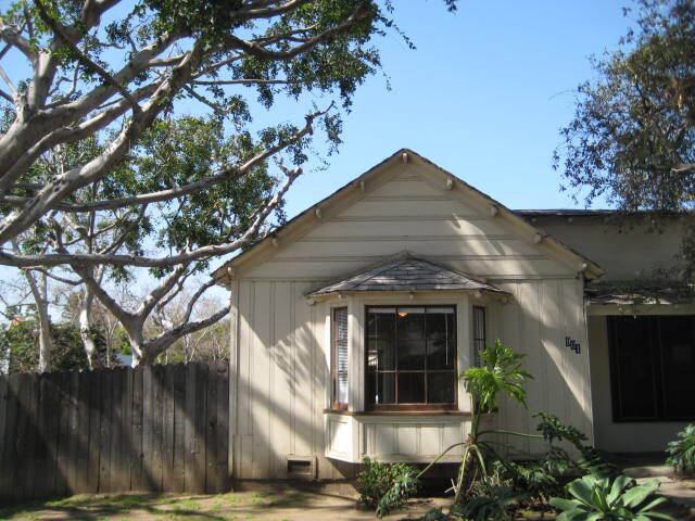 Building Photo - 901 N Gardner St