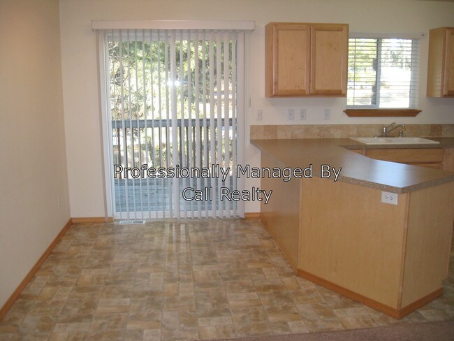Foto del edificio - 1217 E Chantel Dr