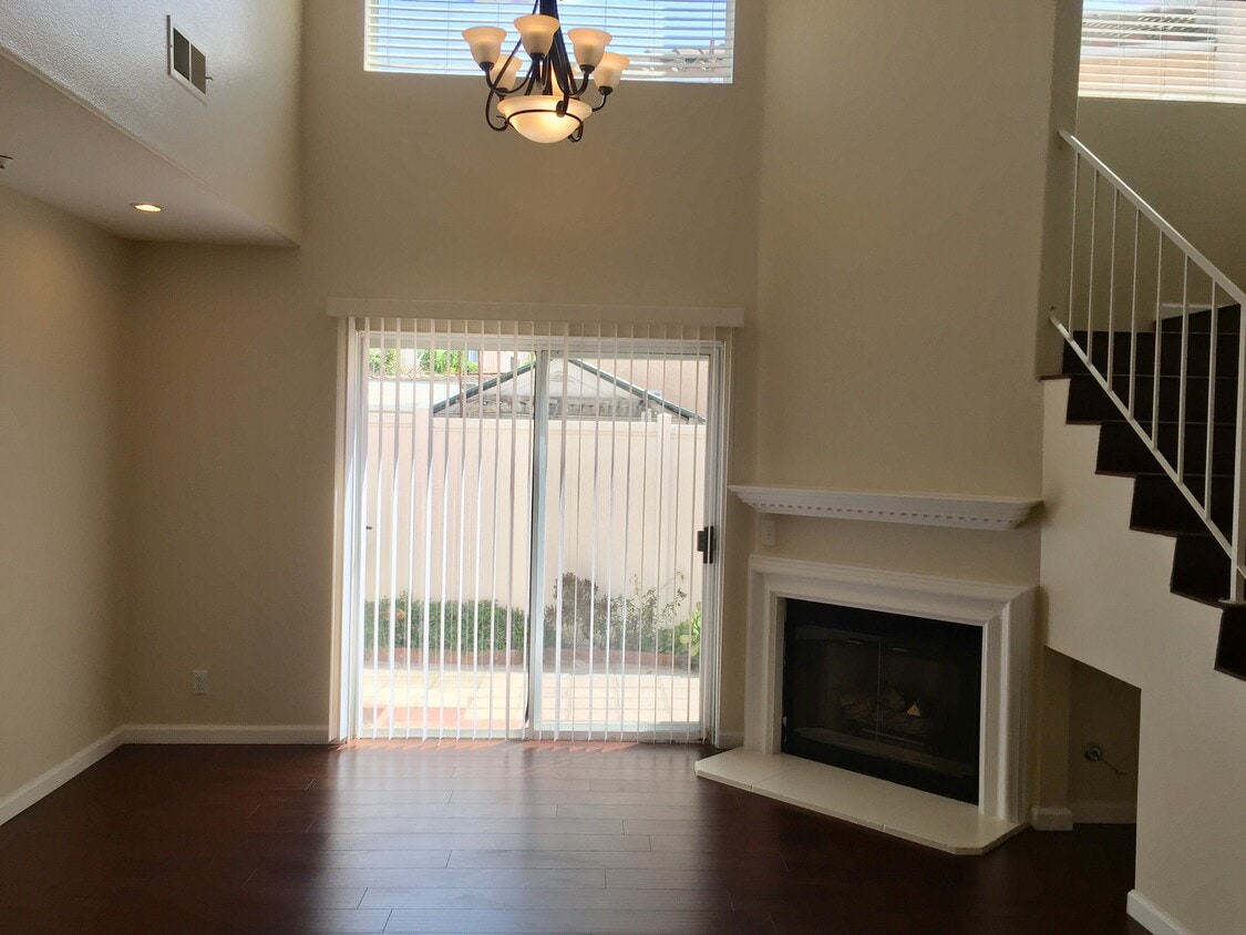 14300 Terra Bella St, Los Angeles, CA 91402 House Rental in Los