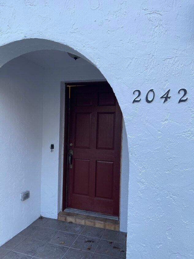 Foto del edificio - 2042 Oak Meadow Cir