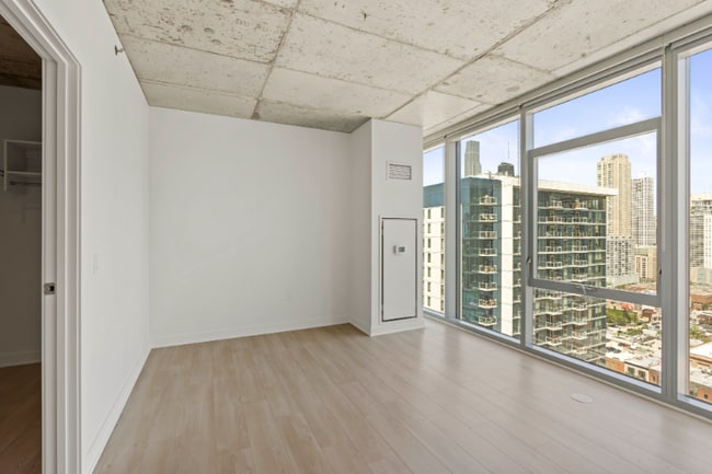 Building Photo - 311 W Illinois St