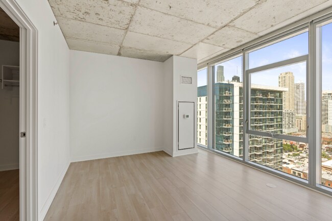 Foto del edificio - 311 W Illinois St