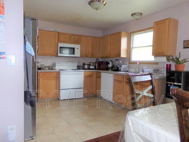 Building Photo - 492 Thistleview Dr