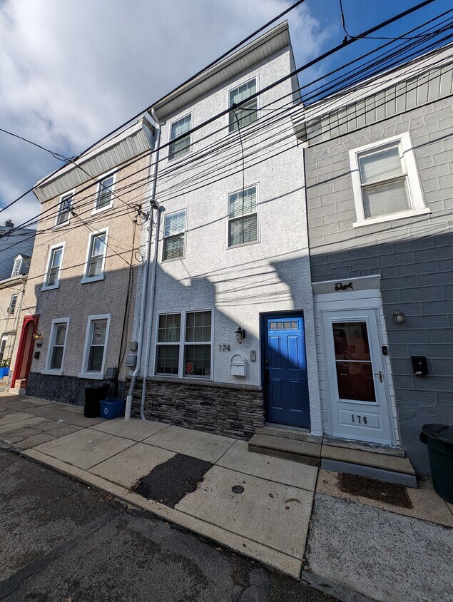 Foto principal - 174 Krams Ave