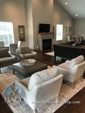Building Photo - 6400 Lonas Dr