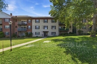 Building Photo - 400 Drummers Ln