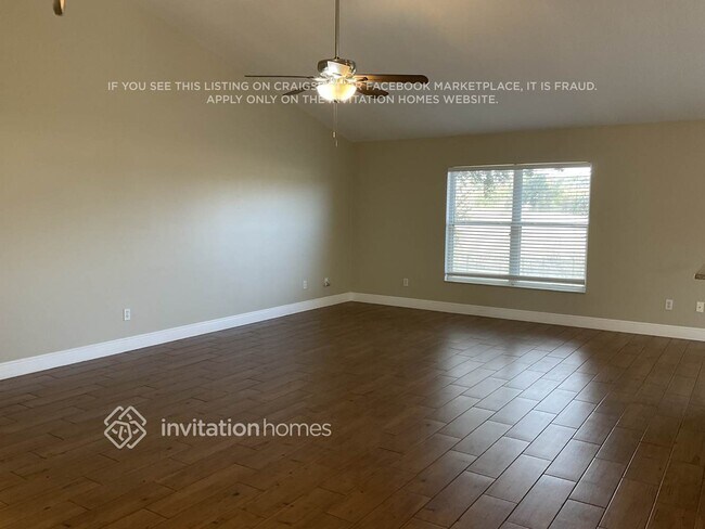 Foto del edificio - 330 Trade Wind Dr